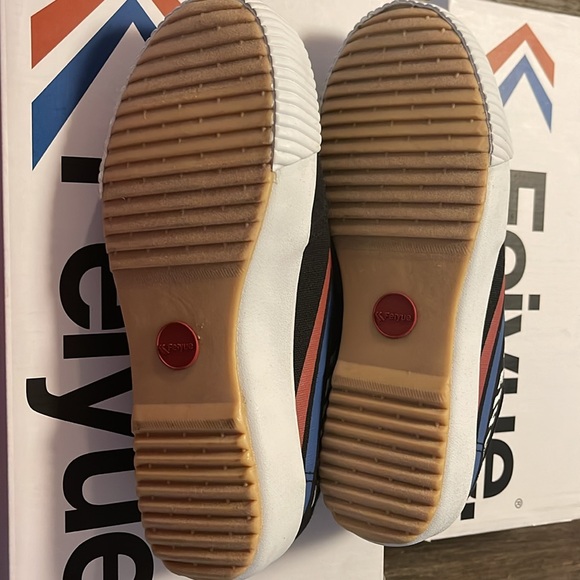 Womens size 6, Feiyue black platform canvas shoe, NIB - Picture 6 of 10